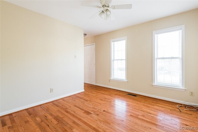 Building Photo - 13812 Sycamore Village Dr