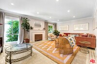 Building Photo - 2049 N Berendo St