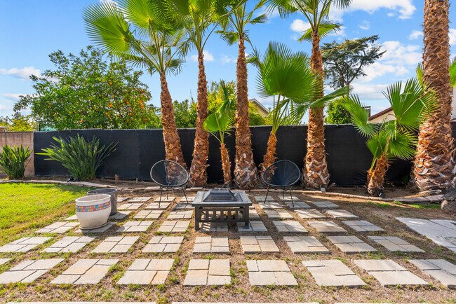 Building Photo - 23036 Burbank Blvd