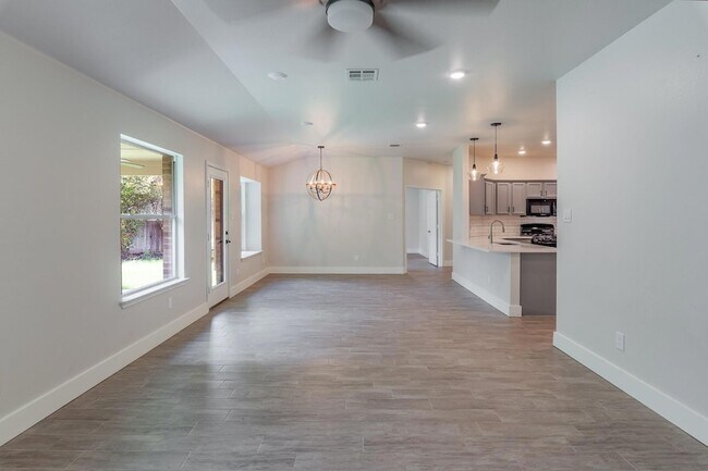 Building Photo - 3213 Canyon Ledge Cove