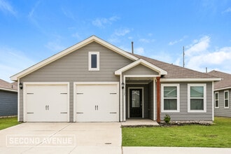 Building Photo - 1325 Woodwinds Dr