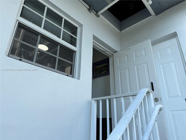 Building Photo - 9260 Bay Harbor Terrace