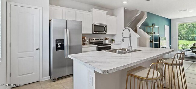 Building Photo - 8245 Watercourse Wy