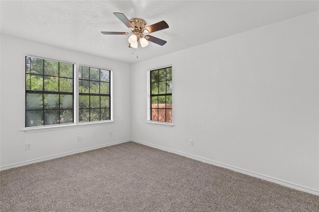 Building Photo - 805 28 1/2 St