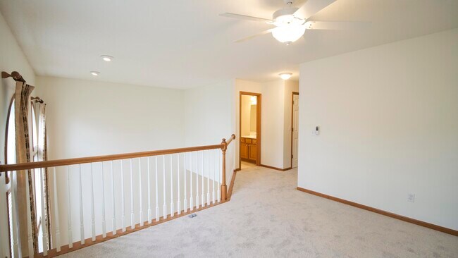 Building Photo - 15250 Florist Cir