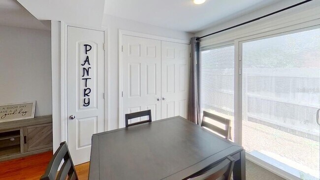 Building Photo - 3729 31st Ave S