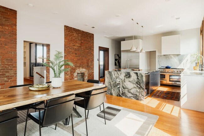 Building Photo - 1201 Jackson St