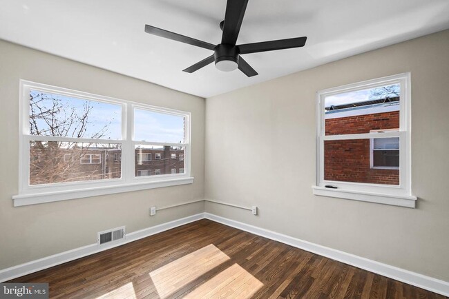 Building Photo - 1235 Alabama Ave SE