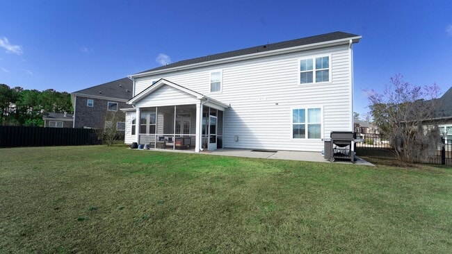 Building Photo - Elegant Richmond Hill Home with Screened Patio & Lagoon Views