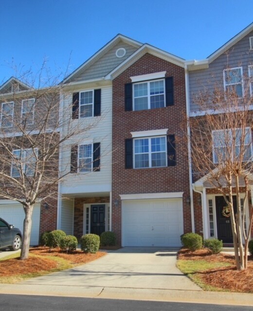 Spacious Like new 3 bedroom 3.5 bathroom T... 50 Ackland Dr