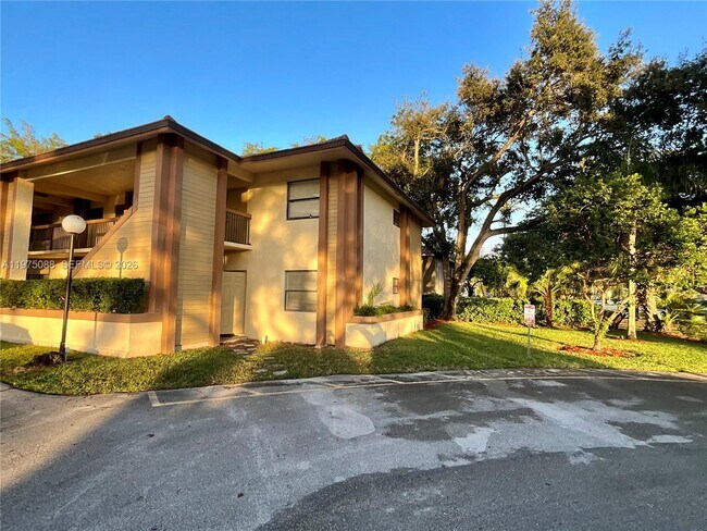 Building Photo - 11307 Royal Palm Blvd