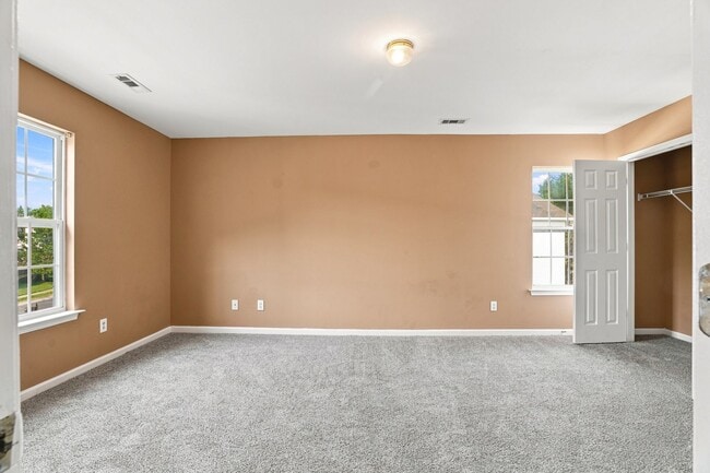 Building Photo - 926 Oakshire Cir