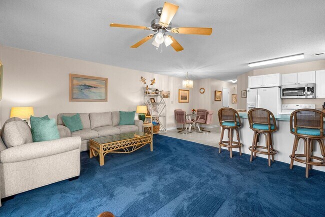 Building Photo - First Floor Seasonal Rental Available December 1, 2025-June 30, 2026-Golf Colony 40S