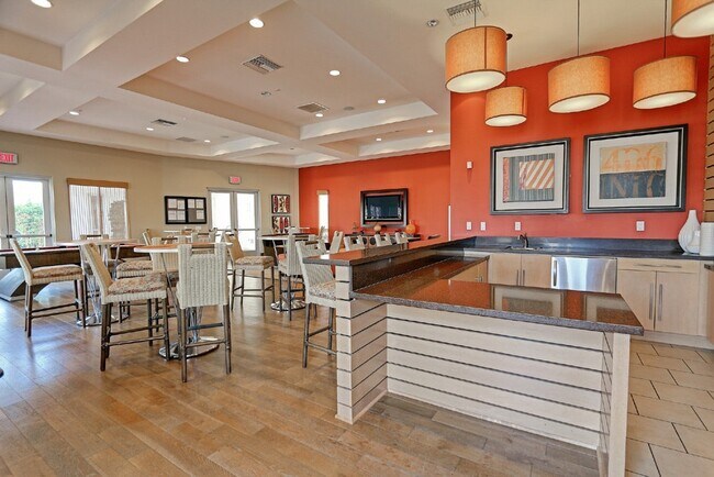 Building Photo - 13021 Central Ave