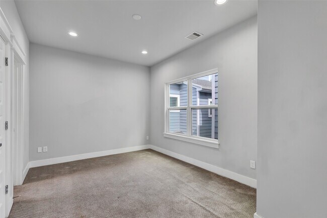 Building Photo - 3309 Baron St