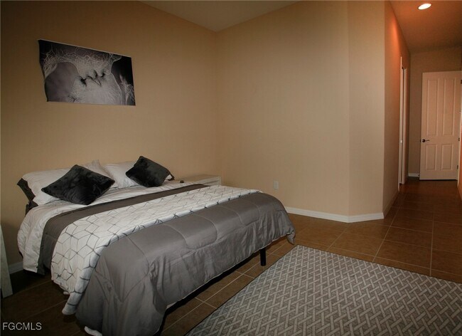 Building Photo - 11070 Esteban Dr