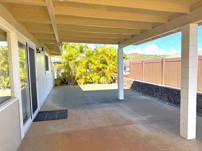 Building Photo - Newtown - Renovated 3 bedroom, 2 bath sing...