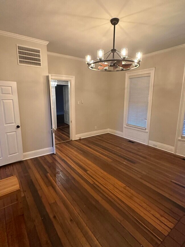 Building Photo - 313 Capital Ave