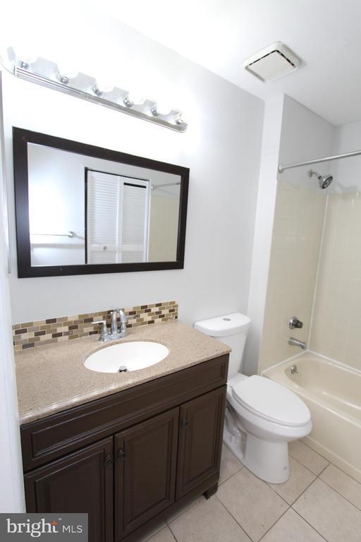 Building Photo - 2202 Aspen Dr
