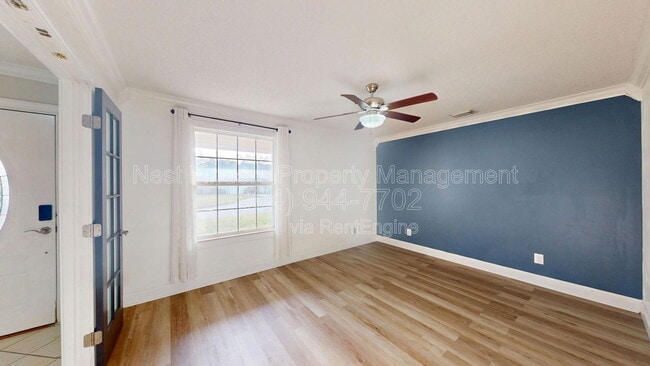 Building Photo - 12947 Tree Wy Ct N