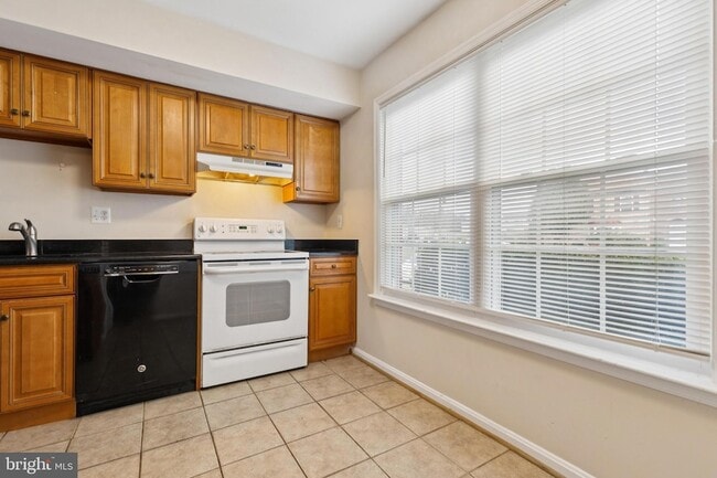 Building Photo - 3413 Tendril Ct