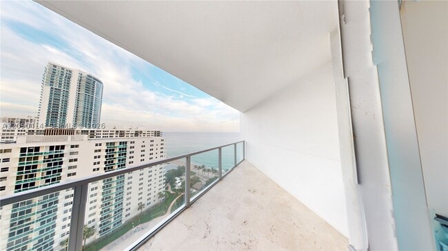 Building Photo - 3101 S Ocean Dr