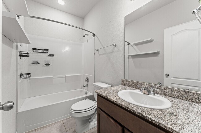 Building Photo - 40219 S Hill Pass