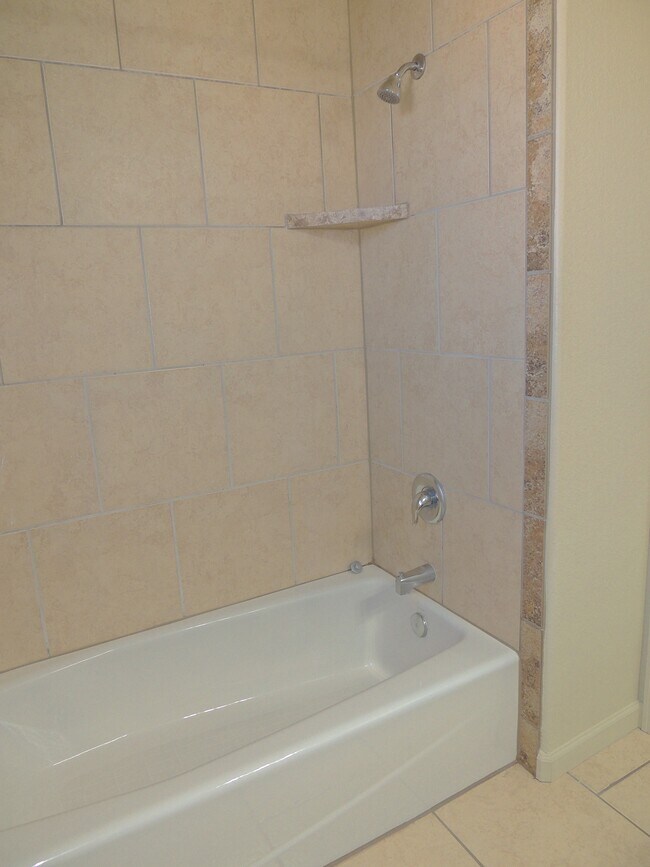 Building Photo - 663 Chalisa Ave