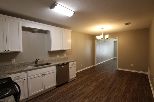 Building Photo - El Cerrito Place 8327/8329