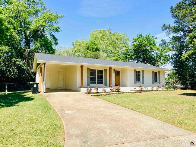 Building Photo - 214 Meadowridge Dr