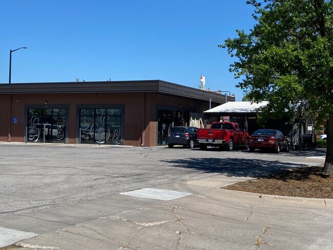 Tanya's Soup Kitchen less than a mile walk away - 347 S Green St