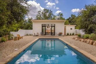 Building Photo - Ojai hideaway!