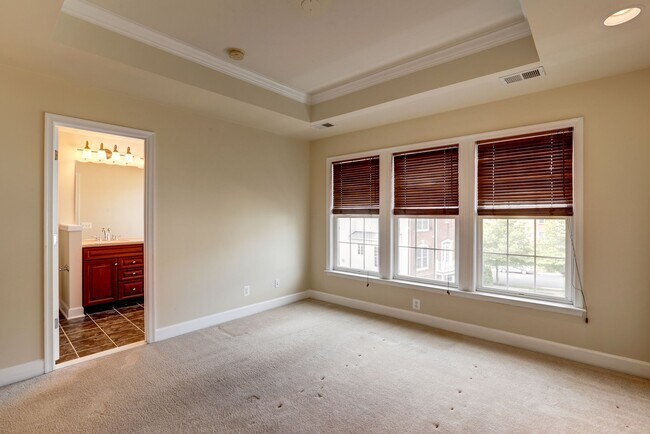 Building Photo - 14580 Crossfield Way