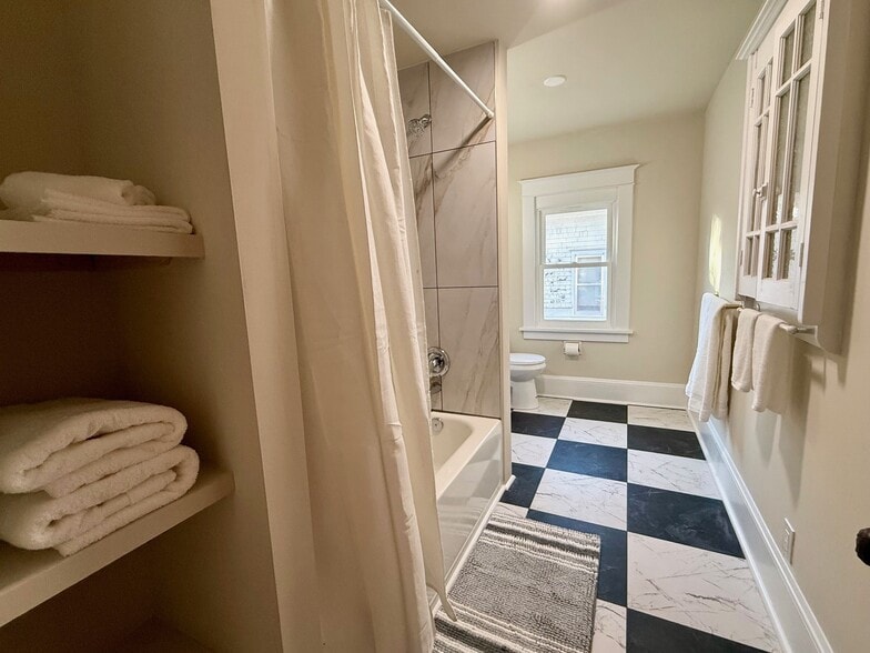 Building Photo - 1521 Rhode Island St