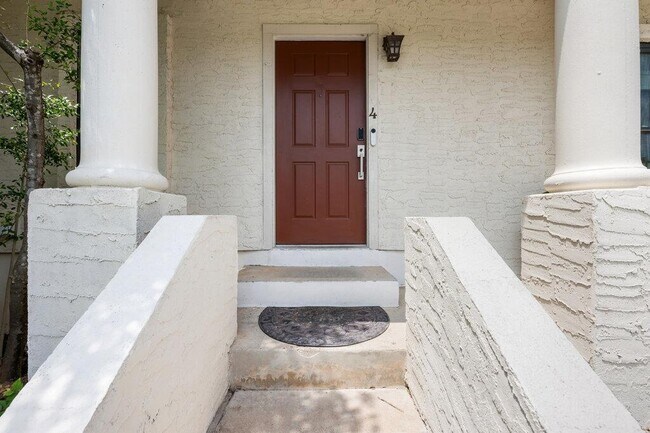 Building Photo - 4306 Bonnell Vista Cove