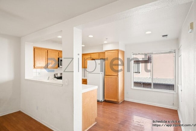 Building Photo - 1266 Koi Terrace