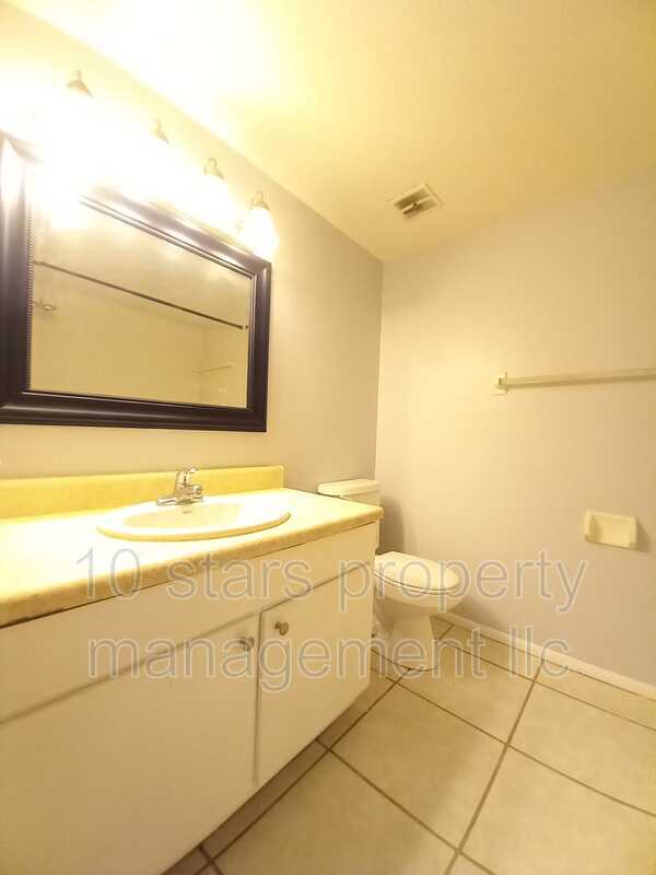 Building Photo - 4729 39th Ave N