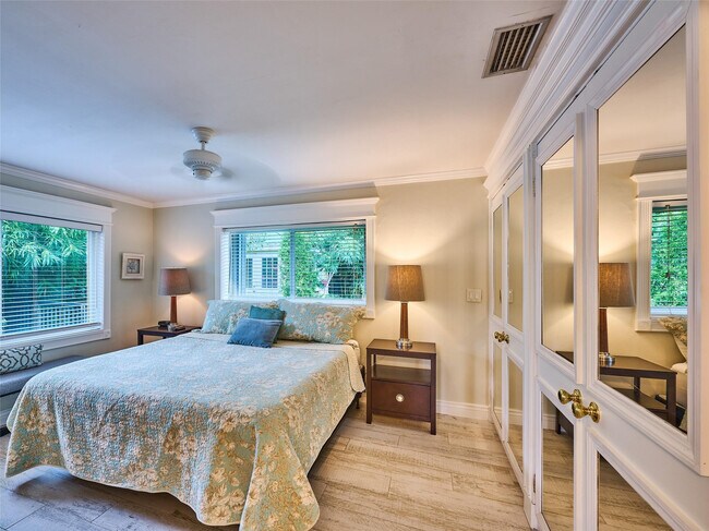 Building Photo - 3220 Oleander Way