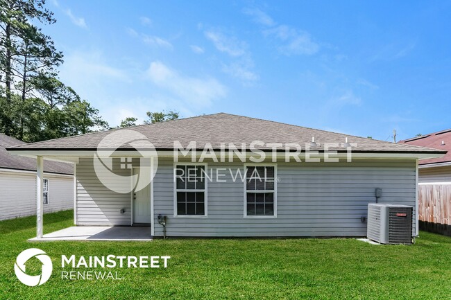 Building Photo - 8566 Maple St