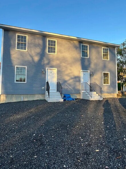 Primary Photo - 156 Grove Ave