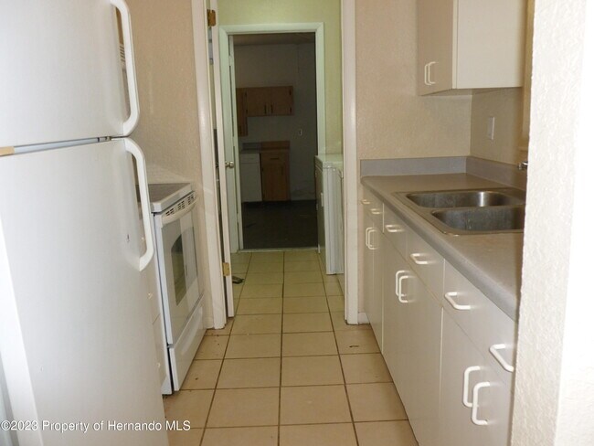 Building Photo - 5330 Springwood Rd