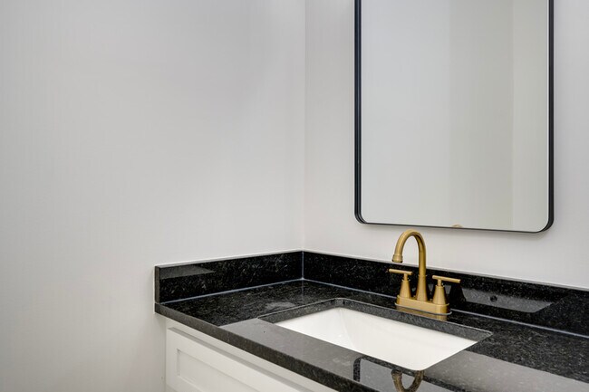 Building Photo - 412 Riley Ln