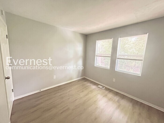 Building Photo - 263 Elm Forest Way
