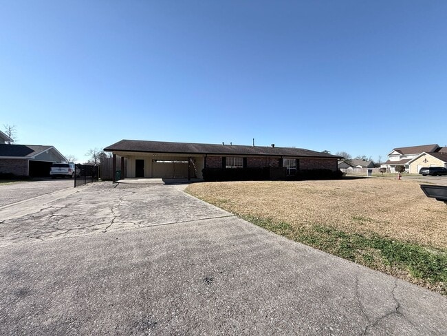 Building Photo - House For Rent with Pool