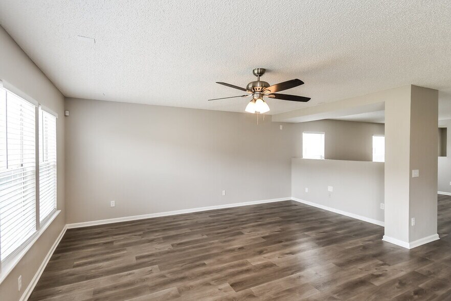 Building Photo - 2168 Fresco Dr