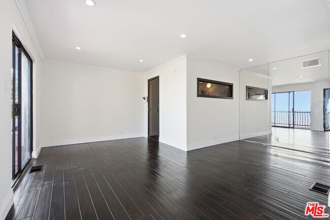 Building Photo - 8908 Appian Way