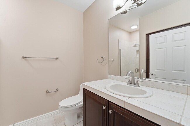 Building Photo - 5350 E Deer Valley Dr