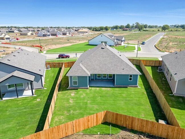 Building Photo - 4/2/2 Dream Home in Owasso!