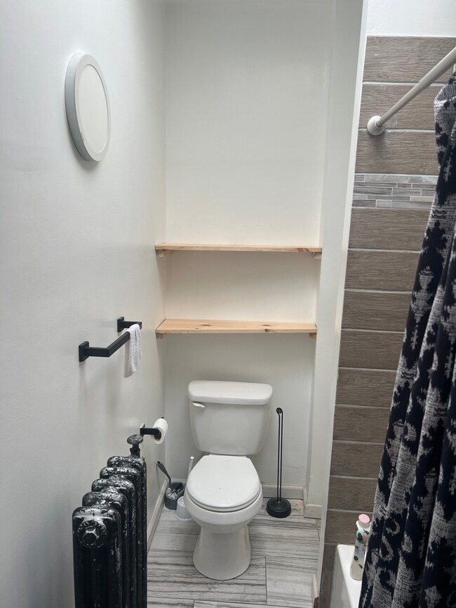 Building Photo - 525 Normandy Ave