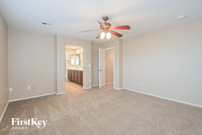 Building Photo - 12841 N Fox Hollow Dr